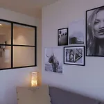 公寓 Met Zeezicht *